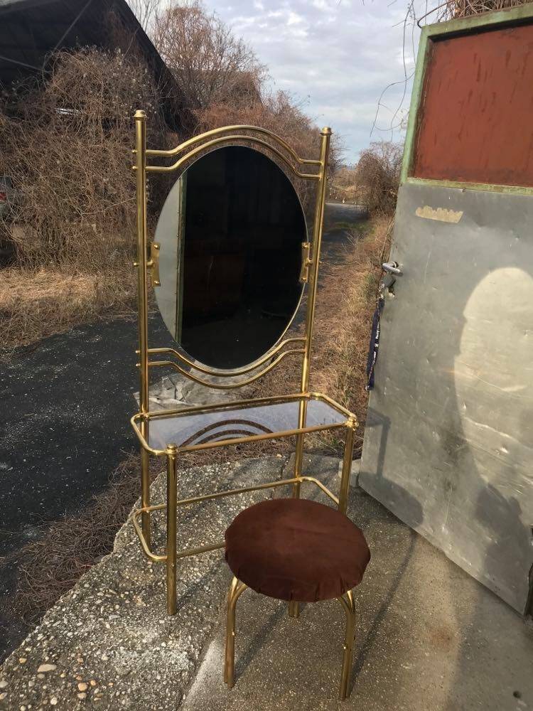 Coiffeuse vintage en laiton doré avec miroir ovale et tabouret marron - set de 2