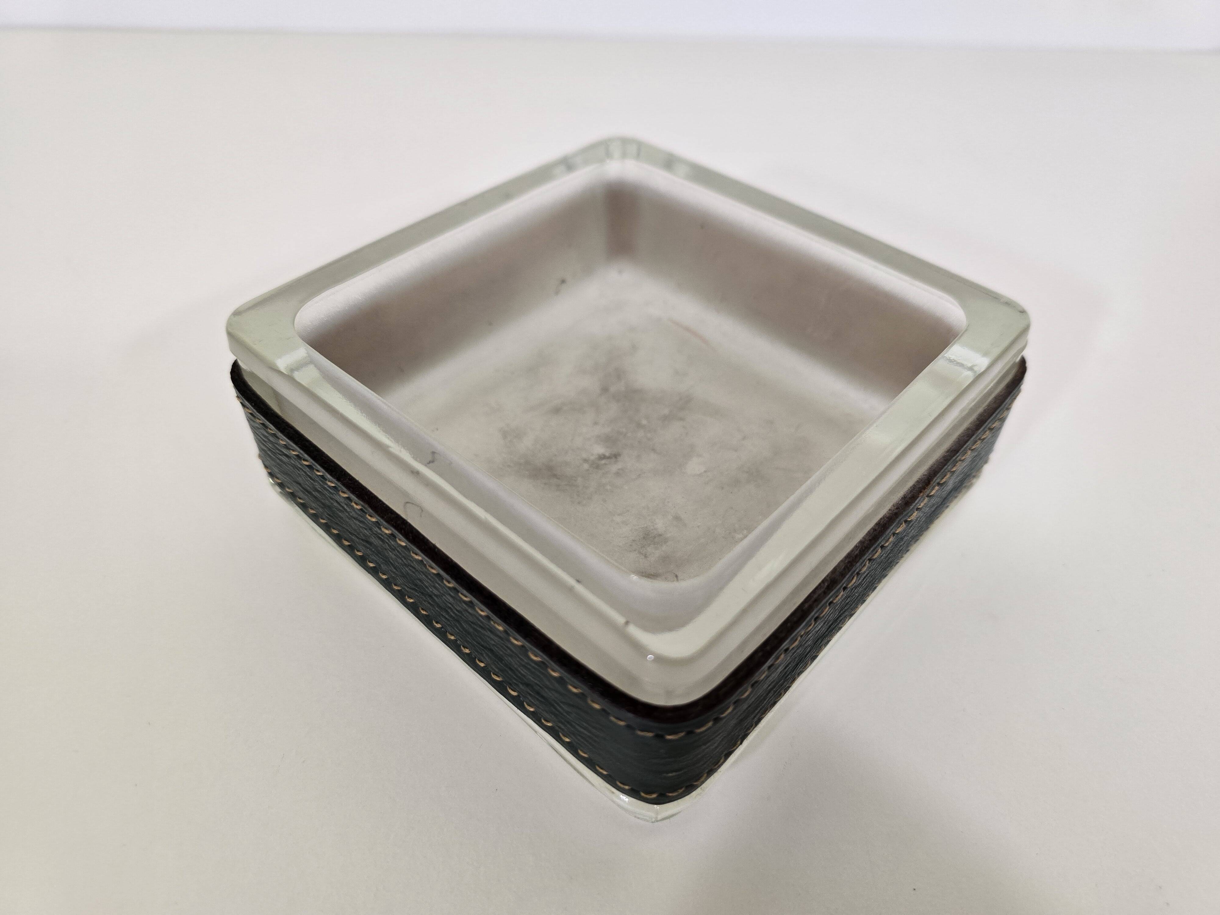 bowl empty pockets in glass with saddle-stitched leather