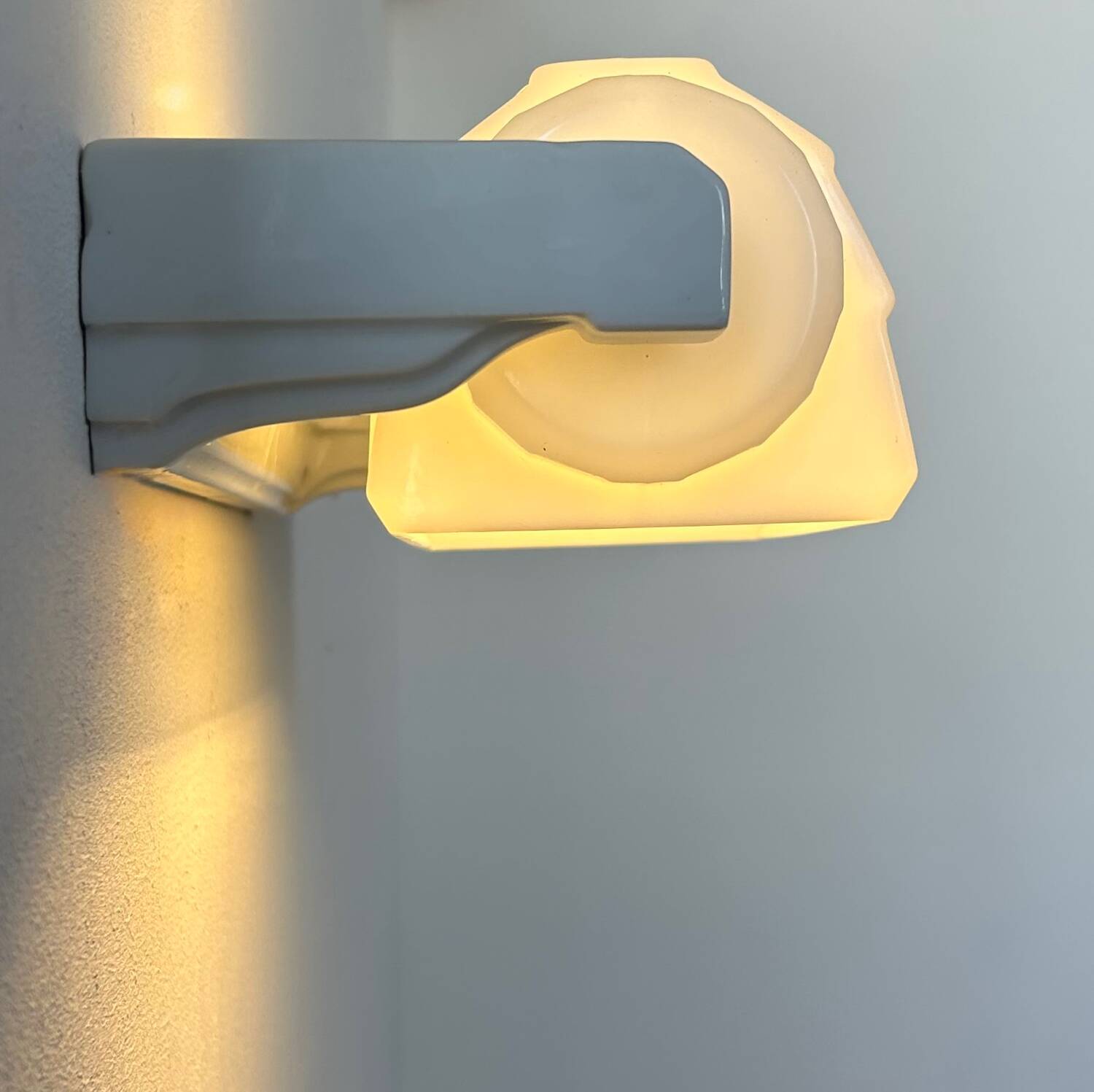 Vintage modernist wall sconce, porcelain and opaline glass, France 1930