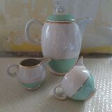 Teapot with milk pots