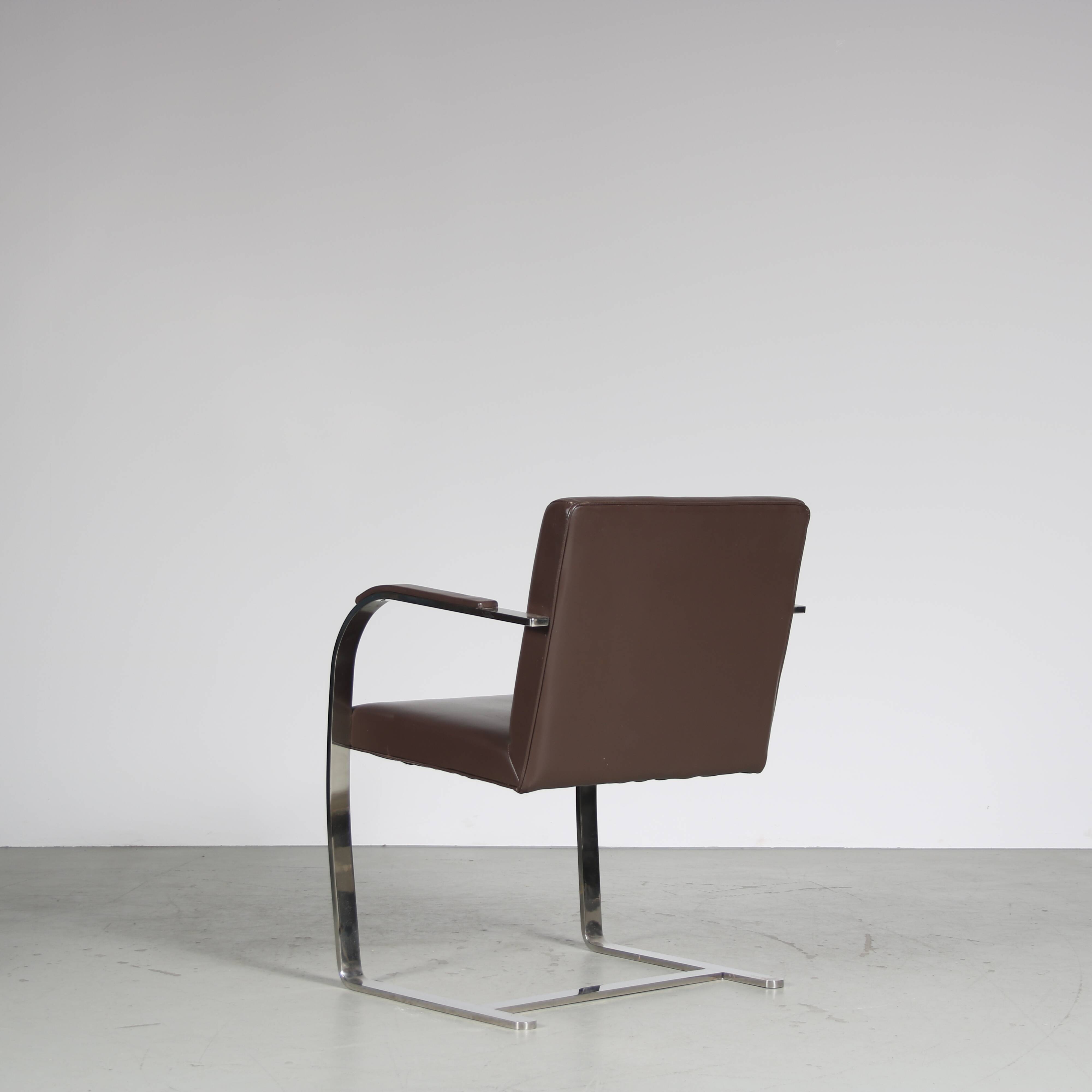 Paire de chaises « BRNO » des années 1970, Italie