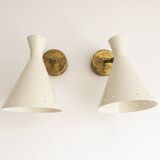 Pair of Italian wall lights in brass and lacquered iron, 1950s design.