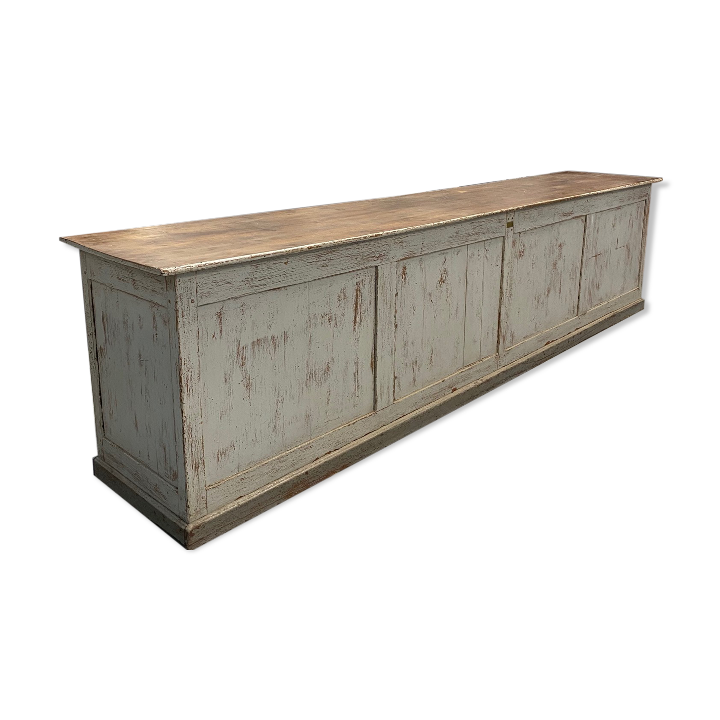 Large trading furniture