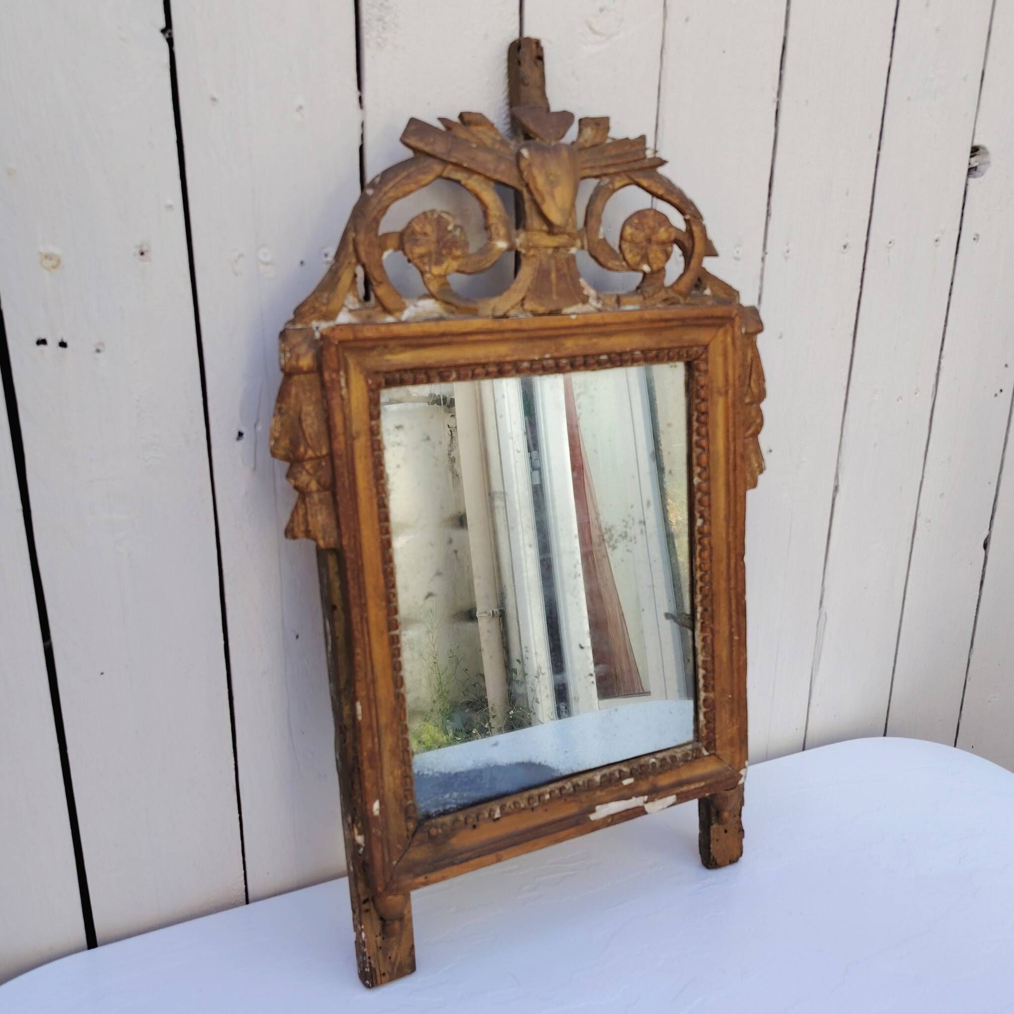 Miroir en bois doré et stuc, style Louis XVI, XIXème