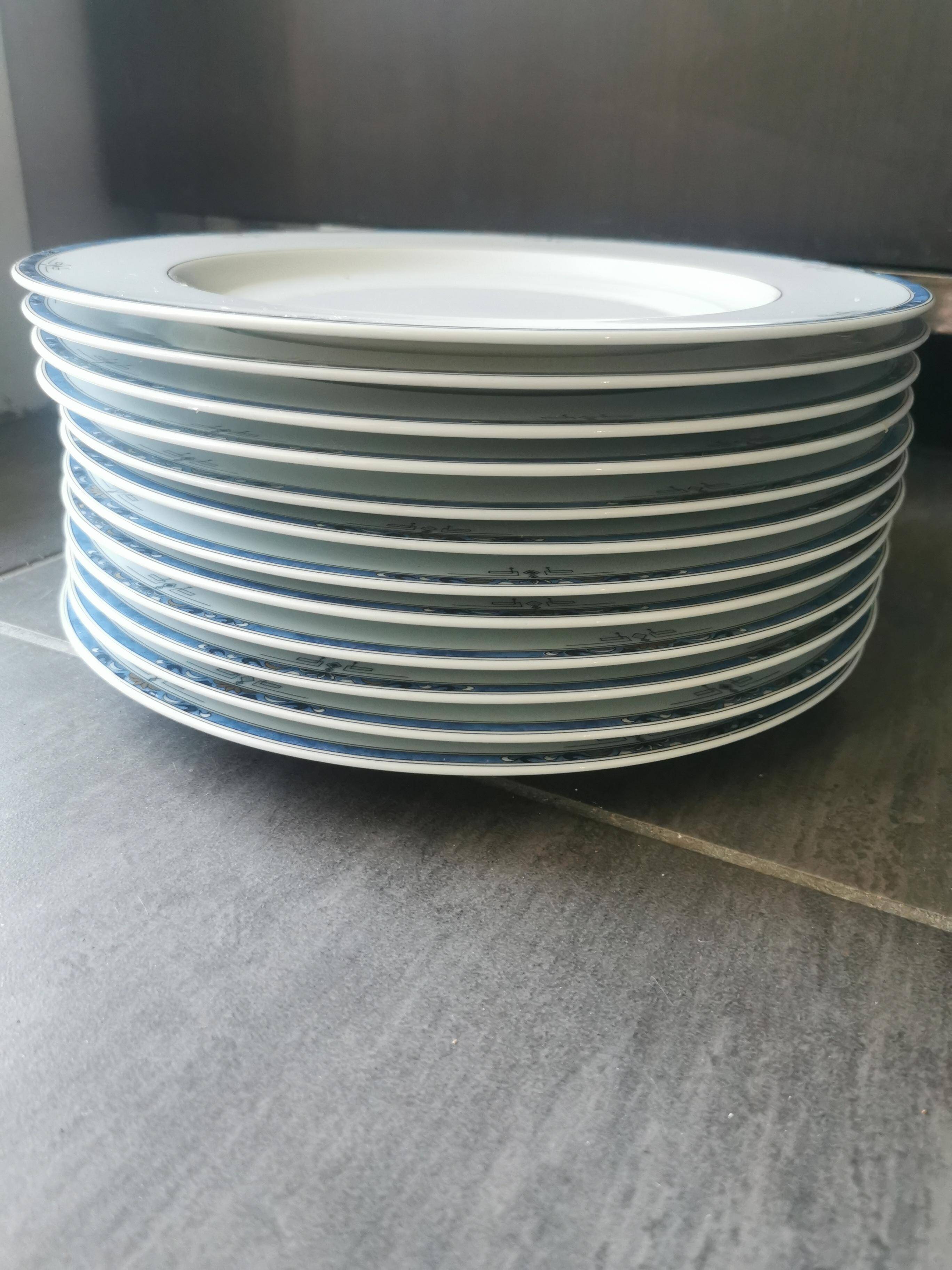 Assiette plate décor bleu Porcelaine de Sologne– 26 cm