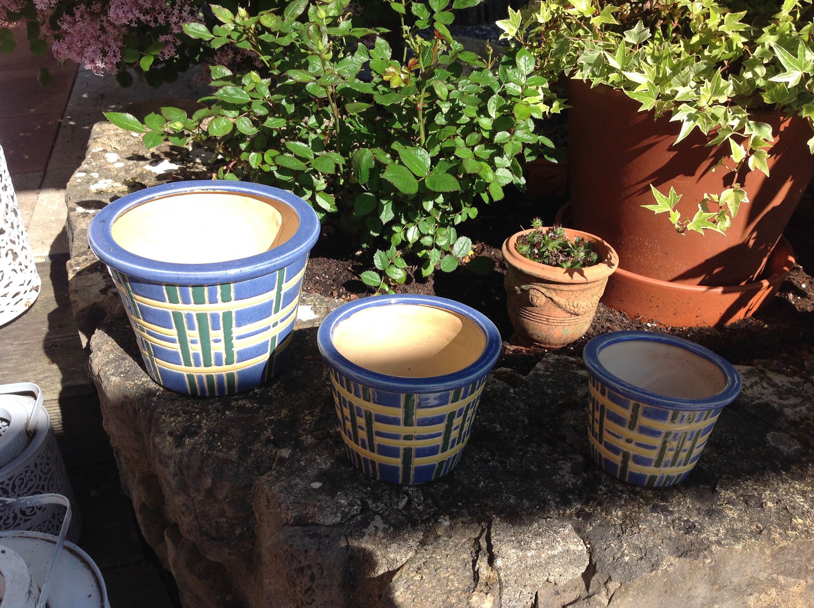 Suite of three cache pots in blue ceramic / vintage 70s-80s