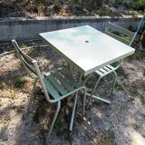 Green bistro ensemble