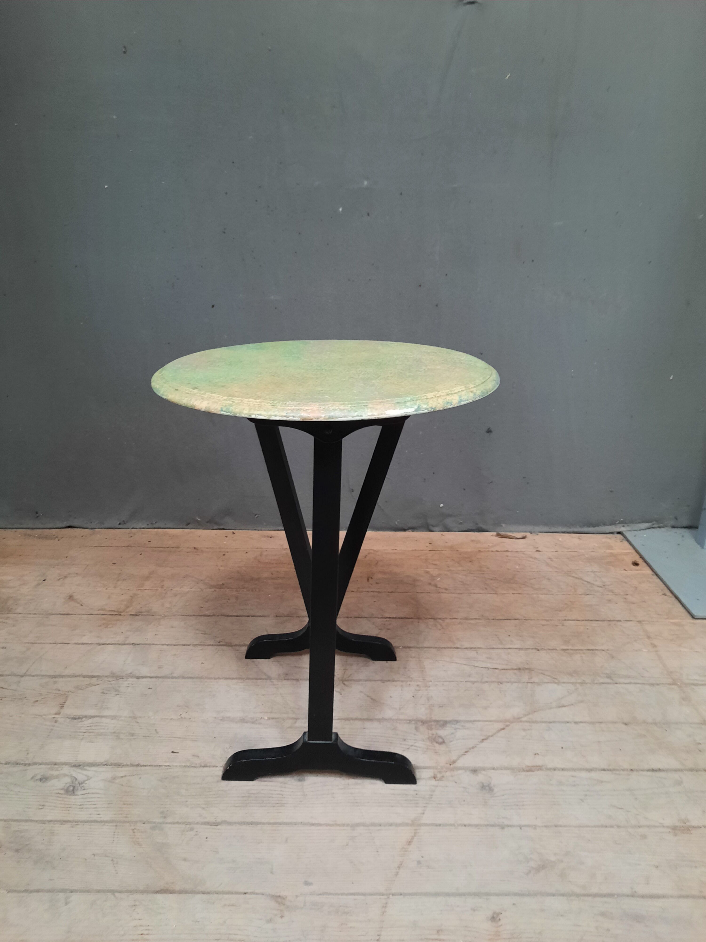 Small winegrower's table