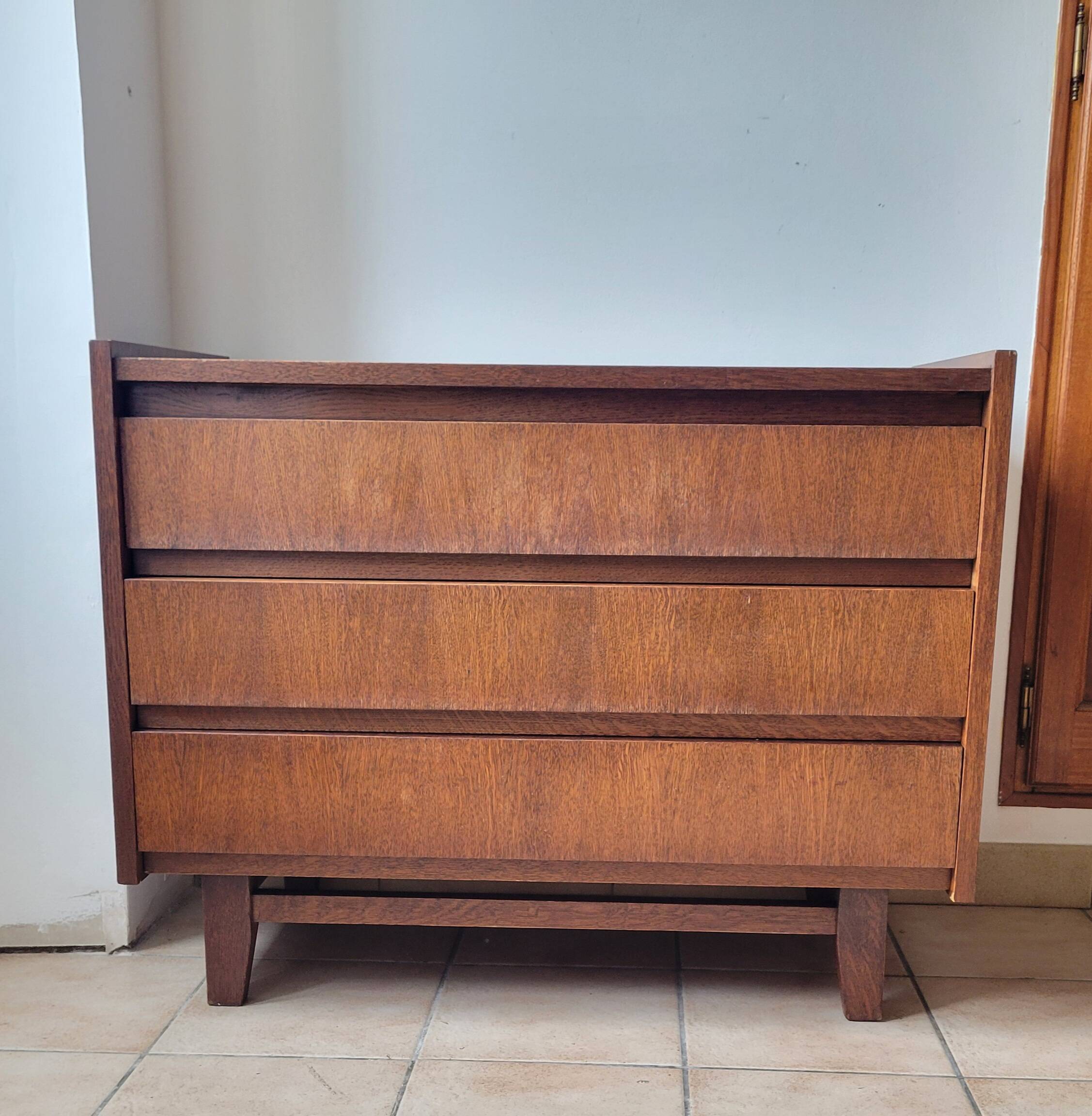 Vintage oak chest of drawers