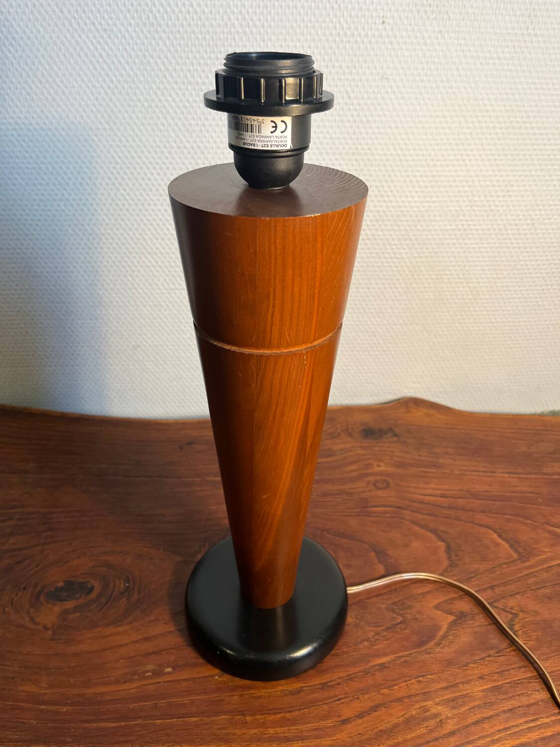 Wooden table lamp base
