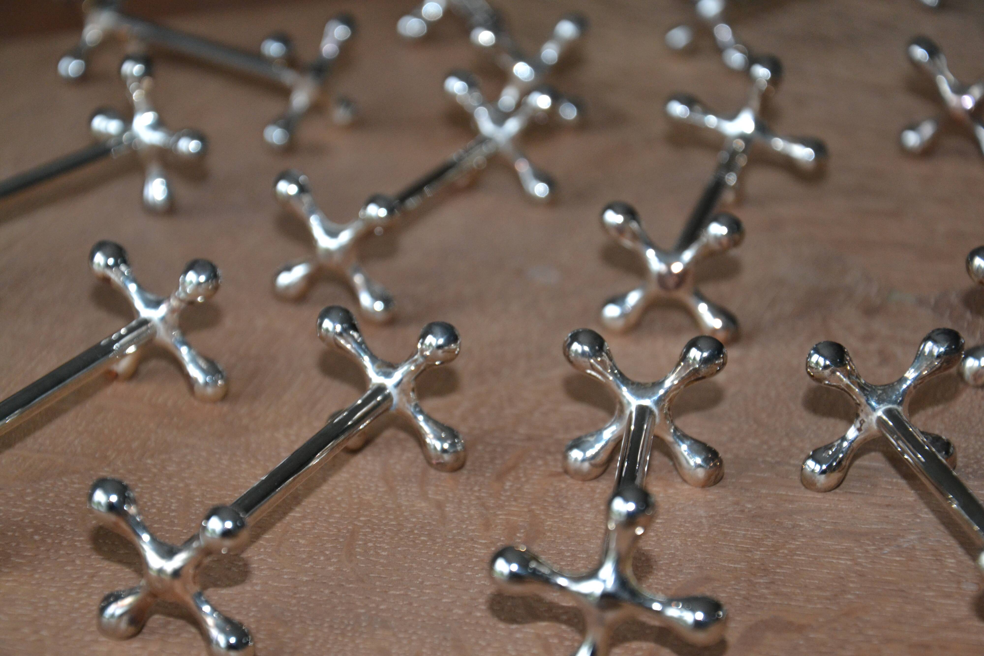 12 silver metal knife holders