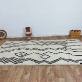 Handmade Moroccan Berber rug 275 x 144 cm