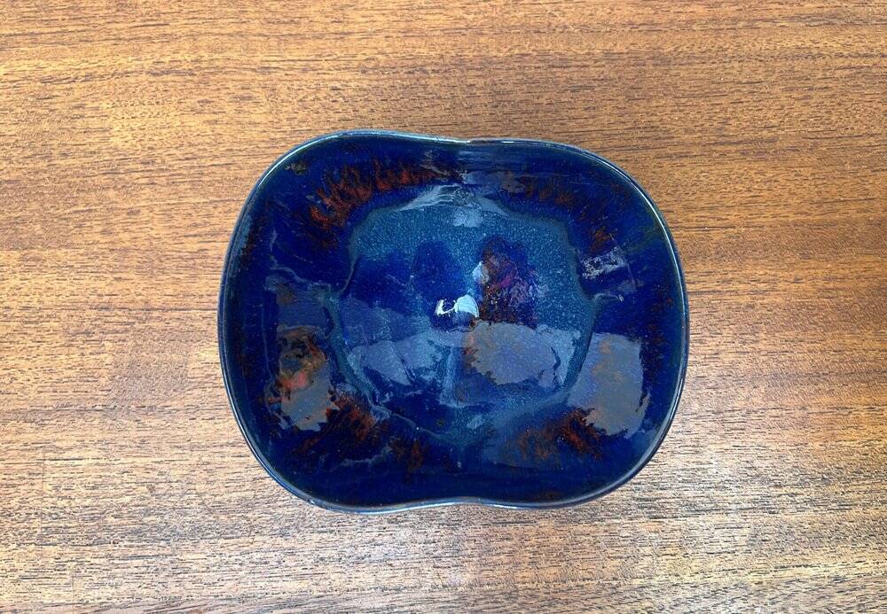 Mid-century German studio pottery bowl by Rainer Doss, 1960s.