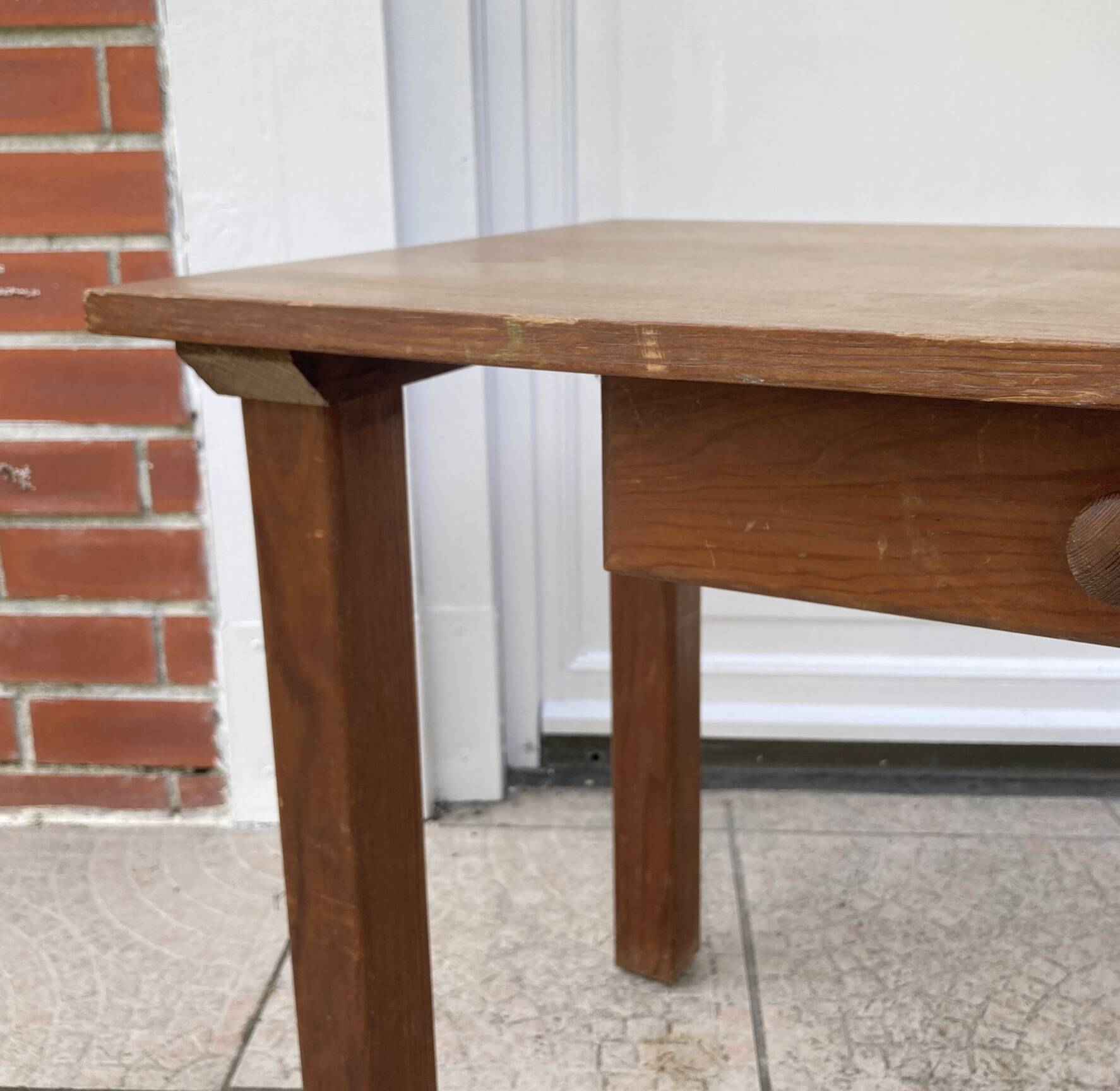 Small wooden desk or coffee table
