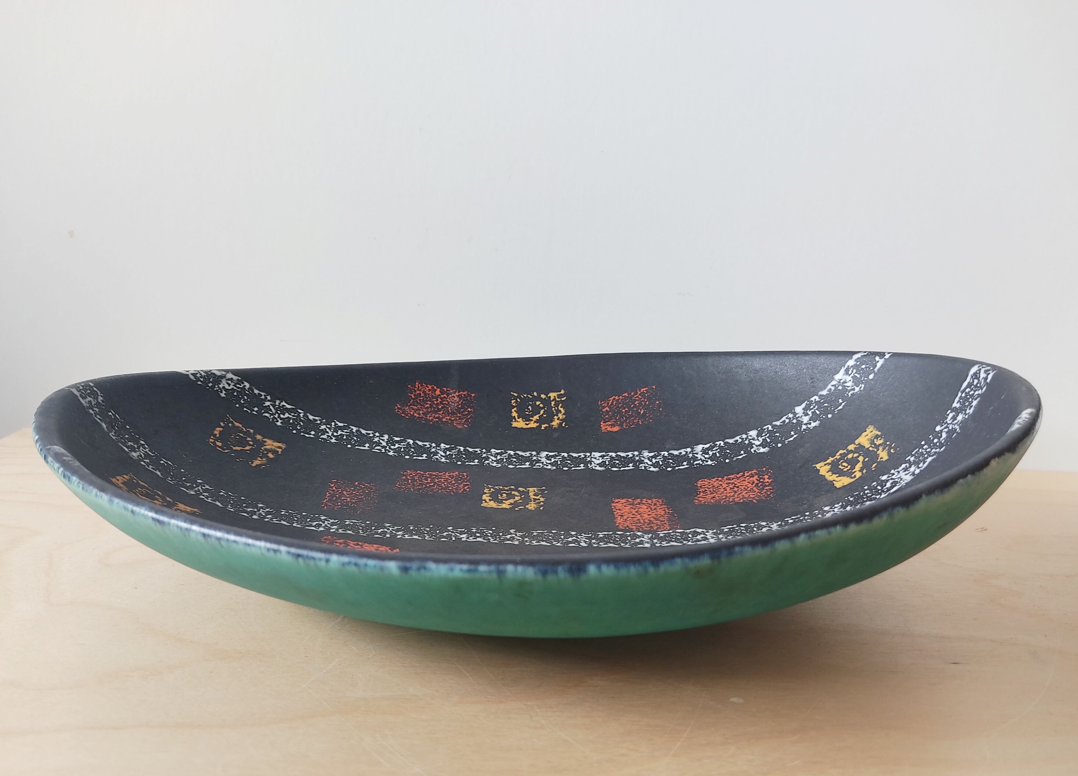 Flat empty pocket oval West Germany