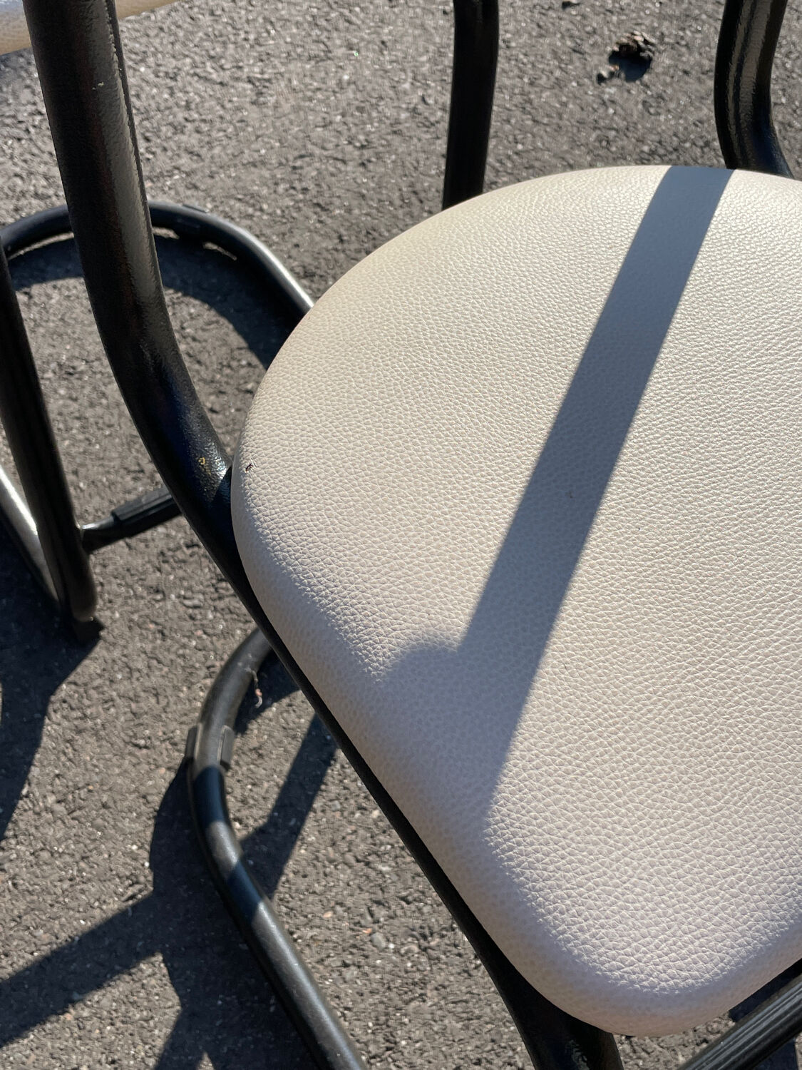 Pair of 1980s high chairs in leather and metal