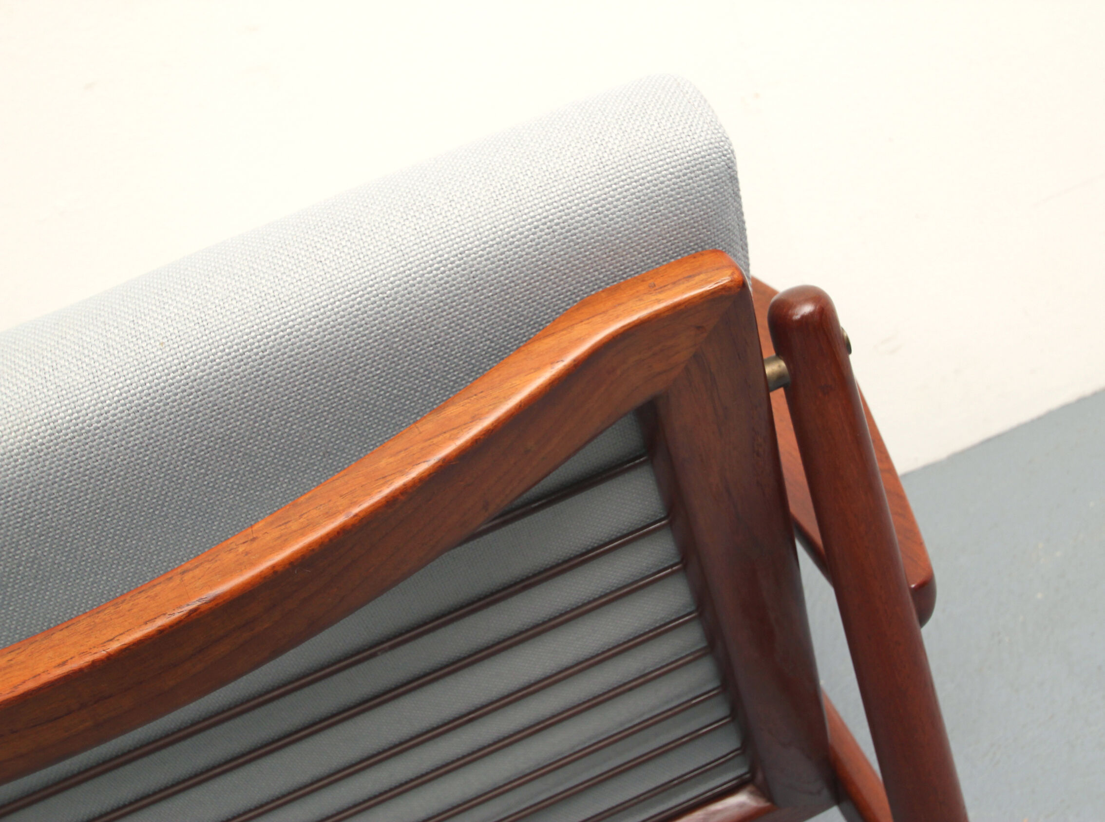 Fauteuil teck des années 1960 en gris, Arne Vodder