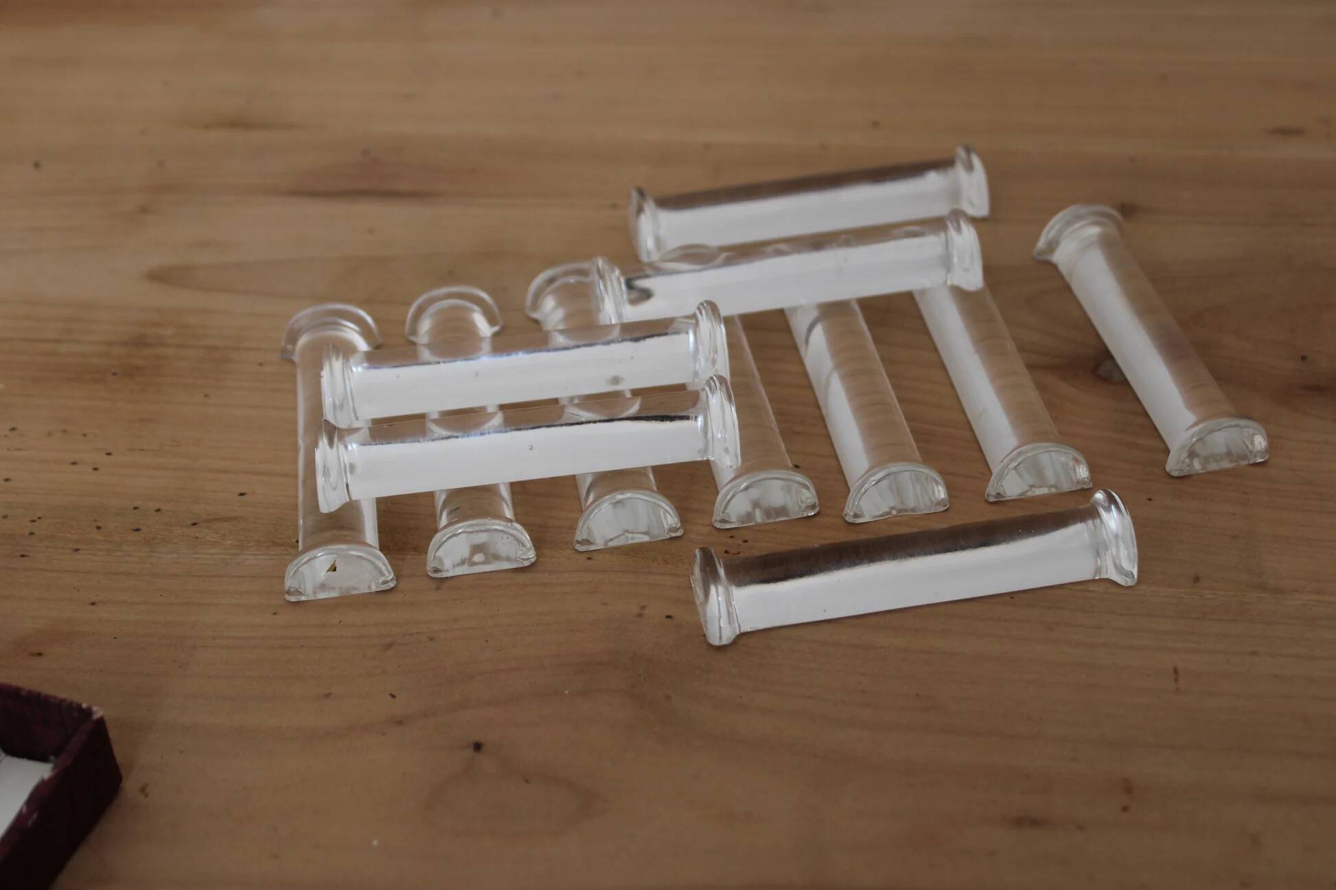 Set of 12 vintage glass knife rests – Original box – Hungary
