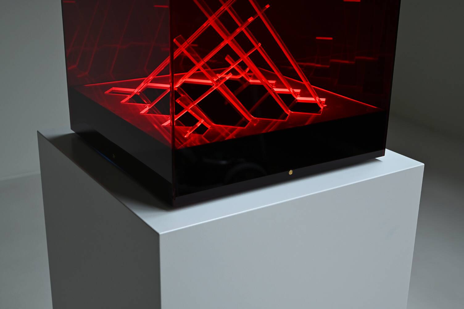 Cubo Di Teo light object lamp by James Rivière, 1970s Italy.