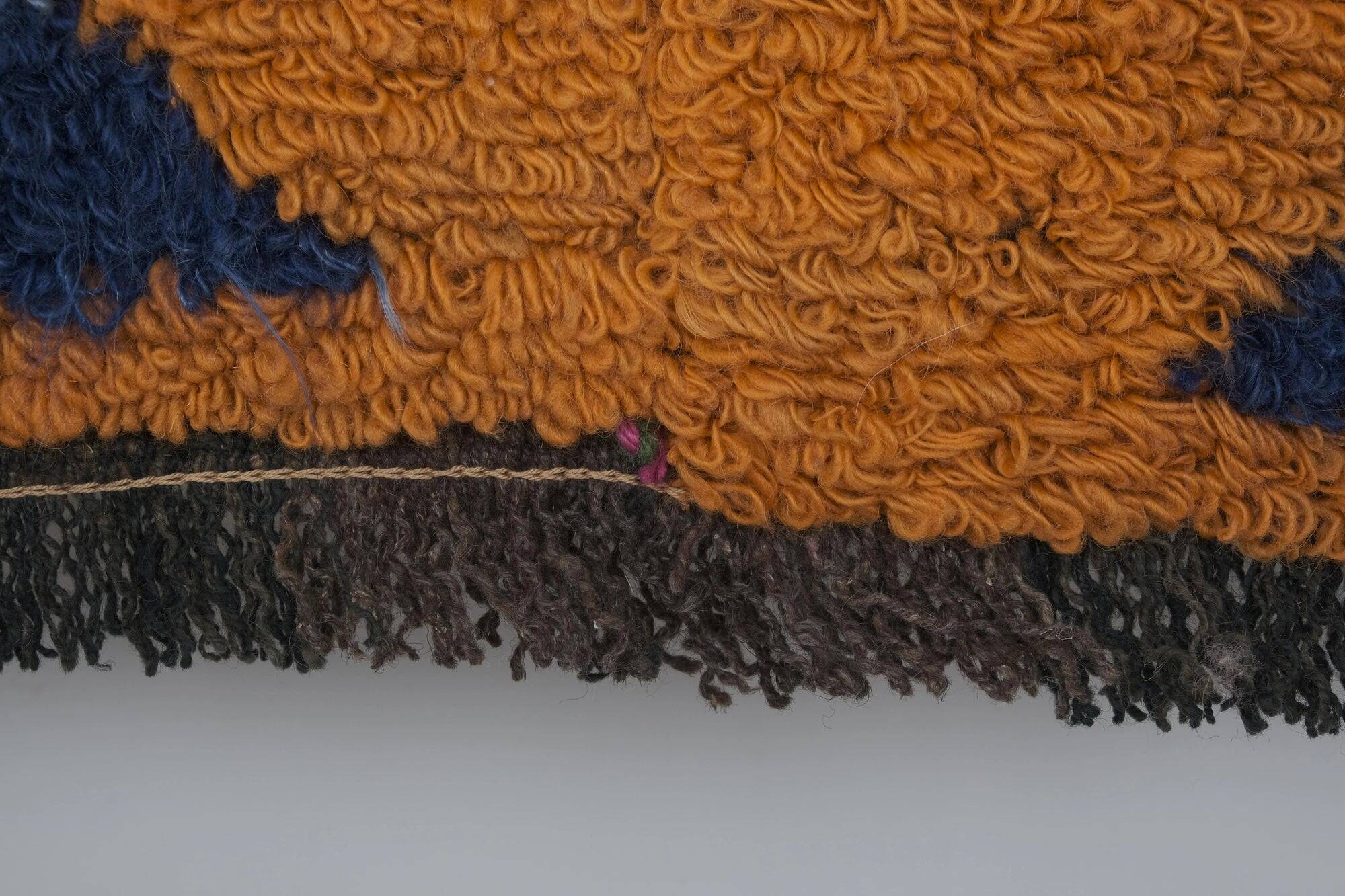 Vintage handmade Turkish rug 108x137 cm