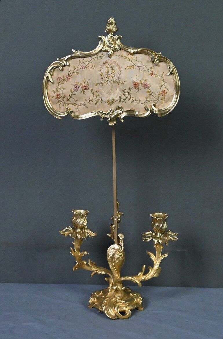 Chandelier with a gilded bronze shade, Louis XV style – Mid 19th century