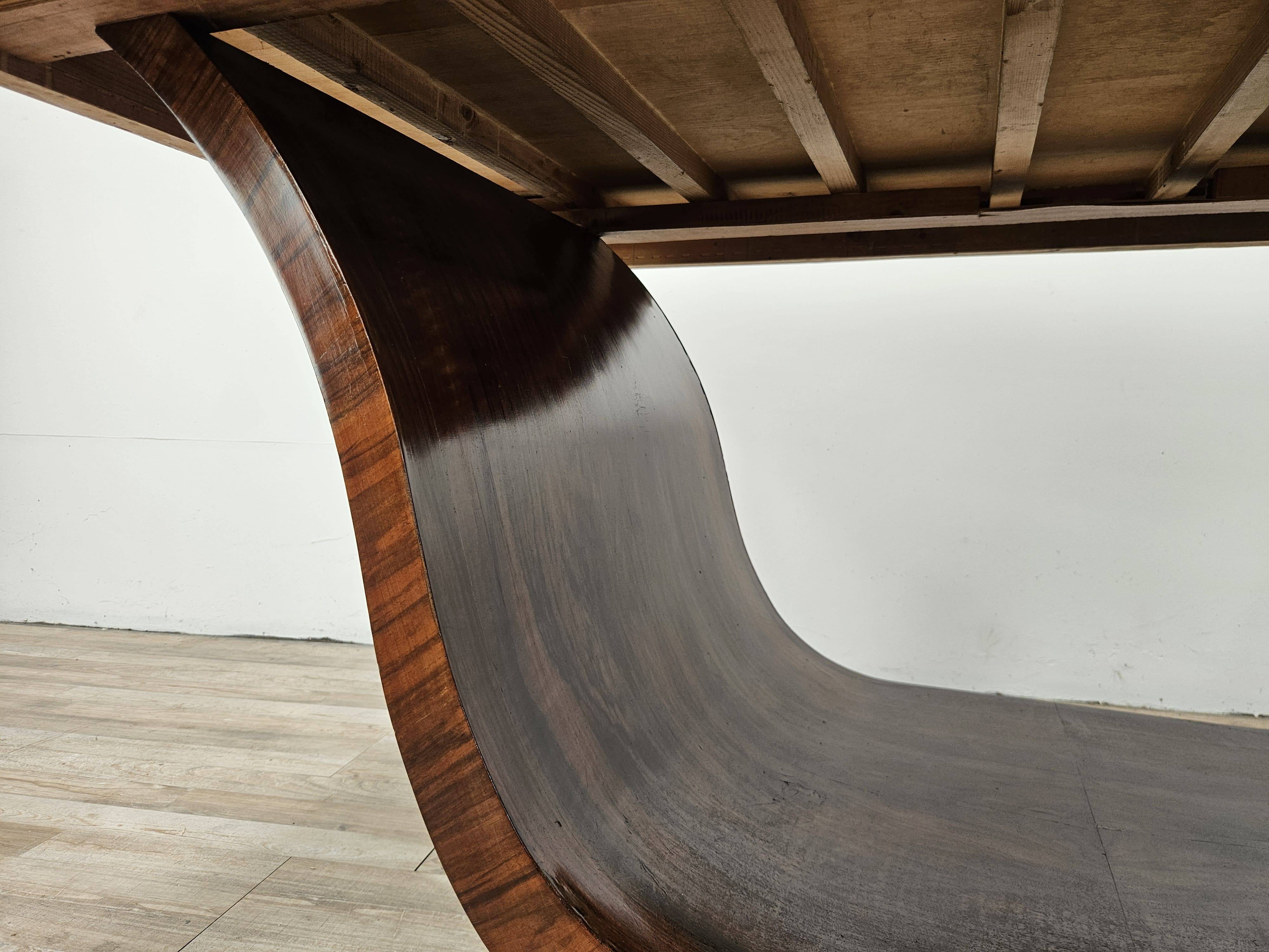 Art Decò dining table in walnut burl, 1940