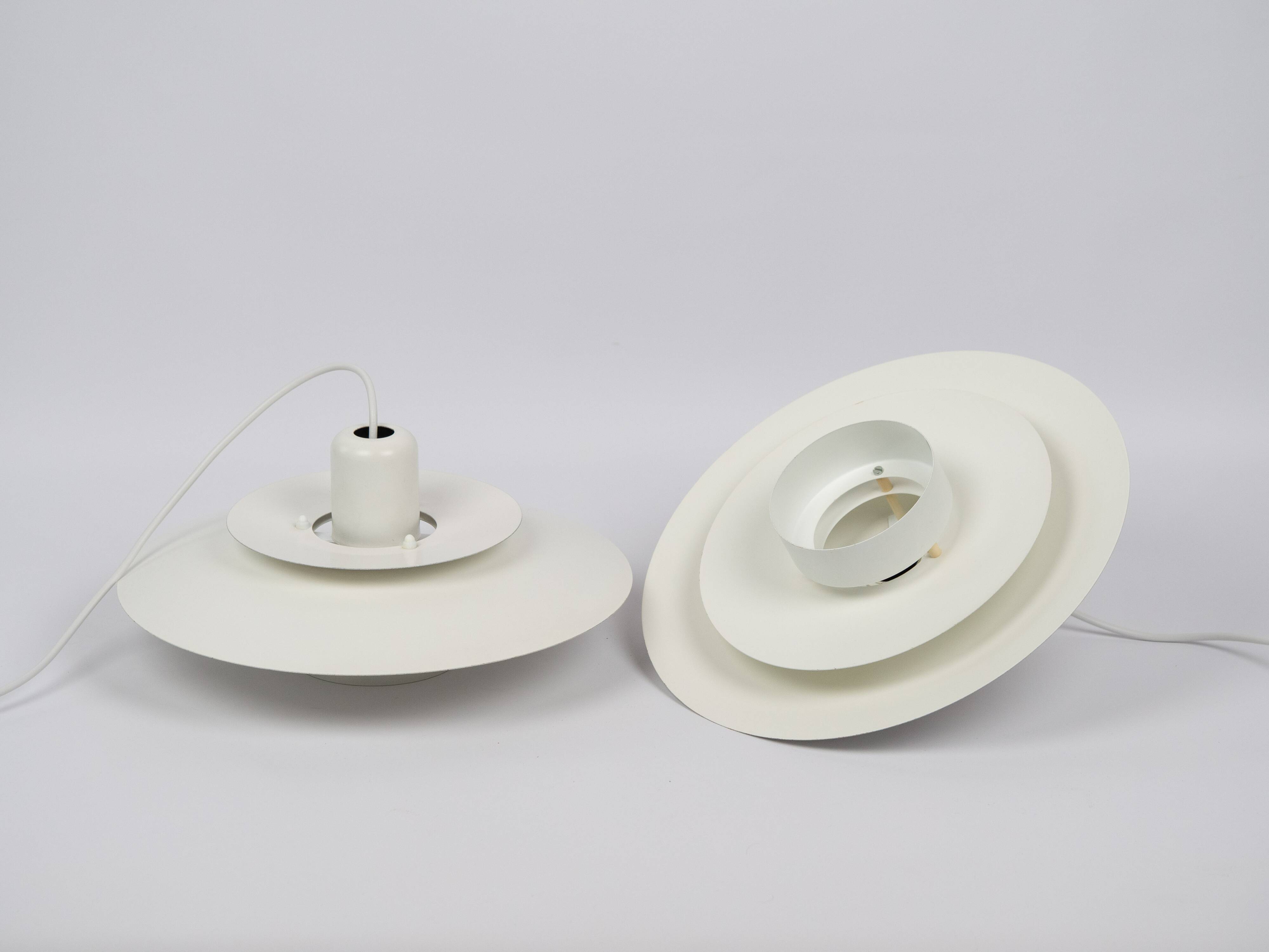 Paire de suspensions danoises par ES Horn, années 1980