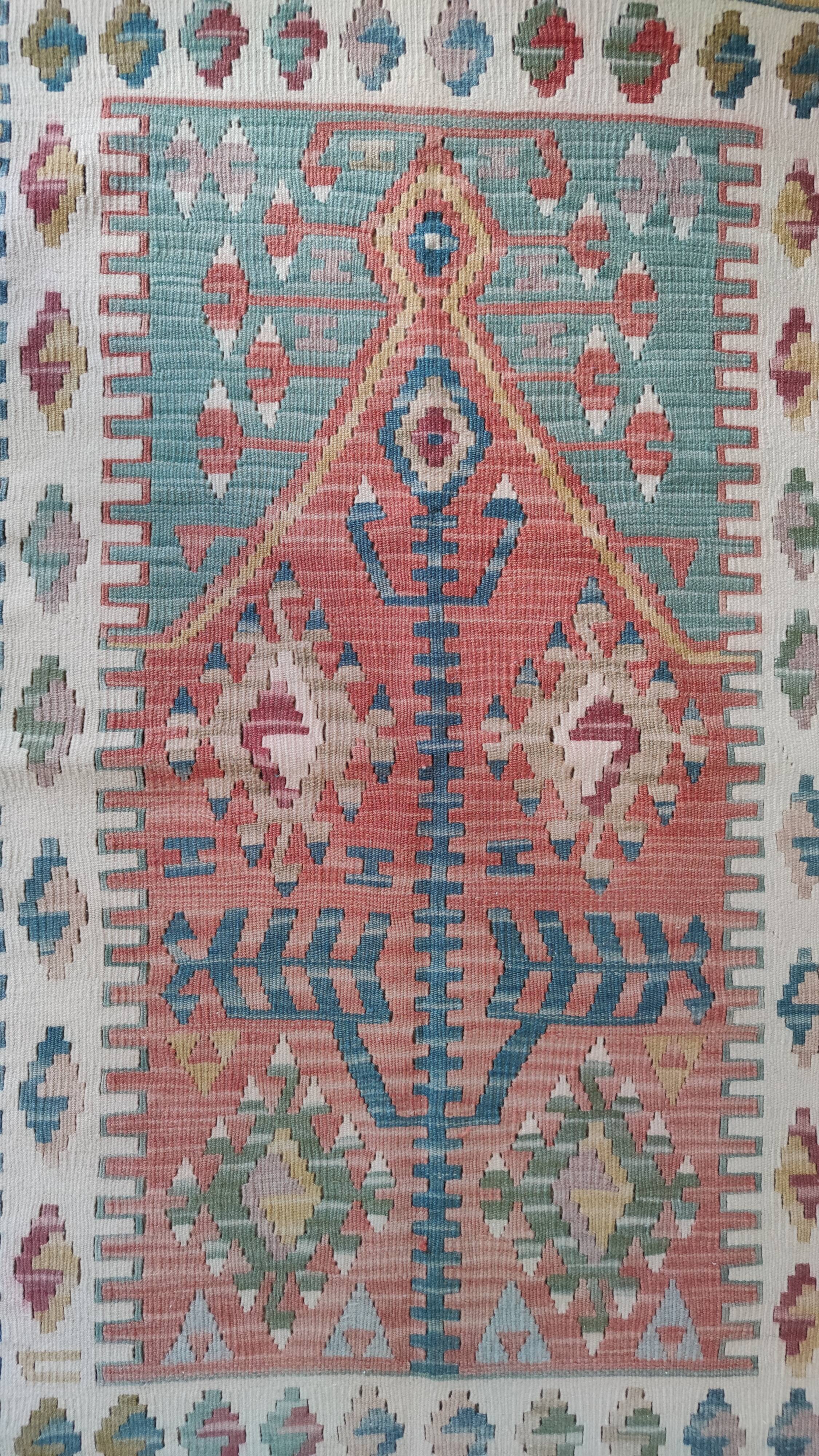 Kilim carpet from anatolia 137 x 82 cm