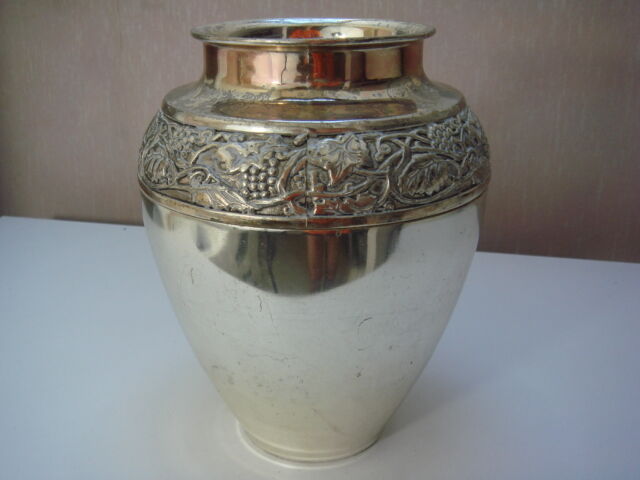 Vase in silver plate
