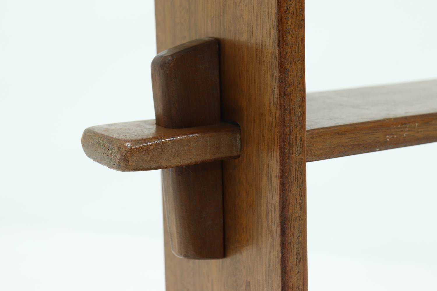 Constructivist wooden standing shelf from the 1960s