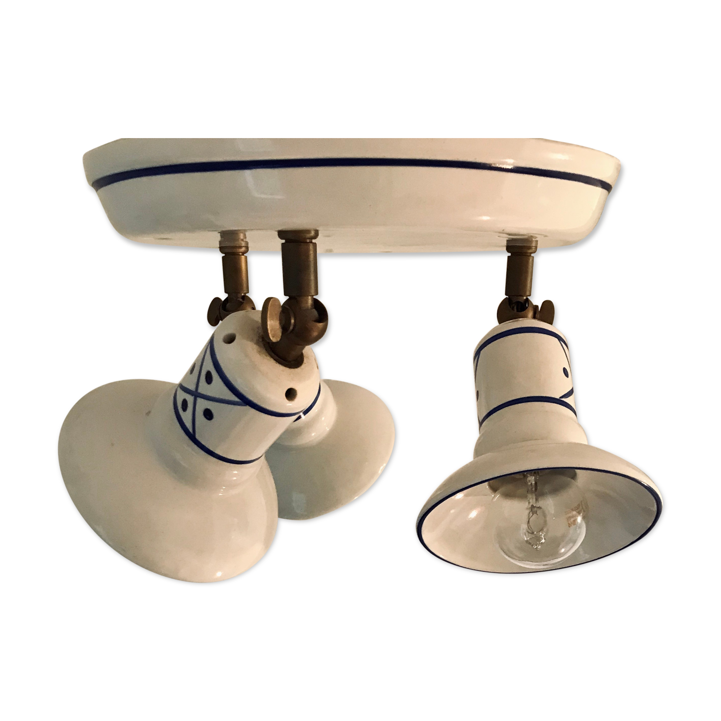Ceiling 3 steerable bulbs