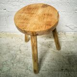 Tripod farm stool