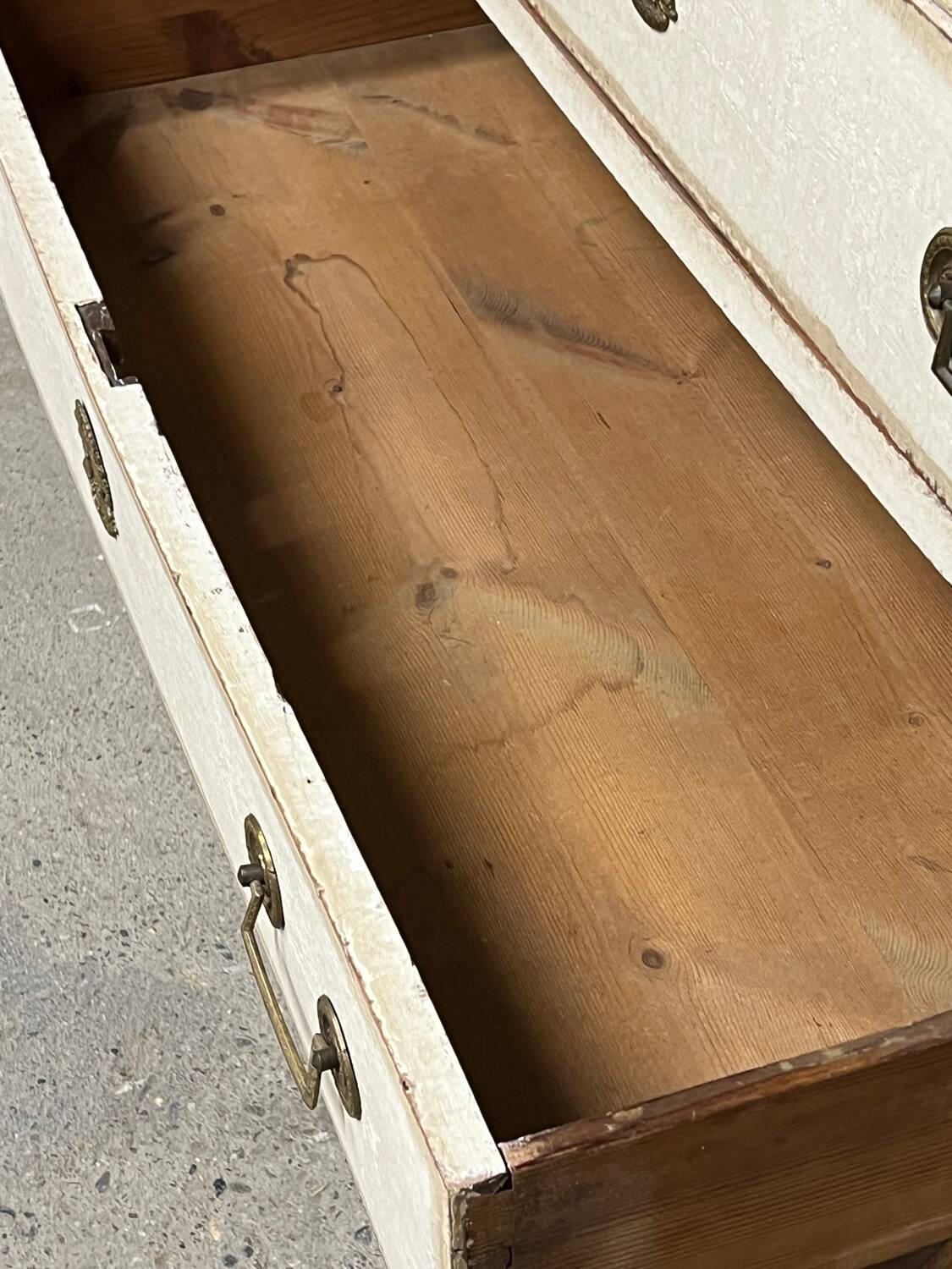 Commode de style Louis XVI