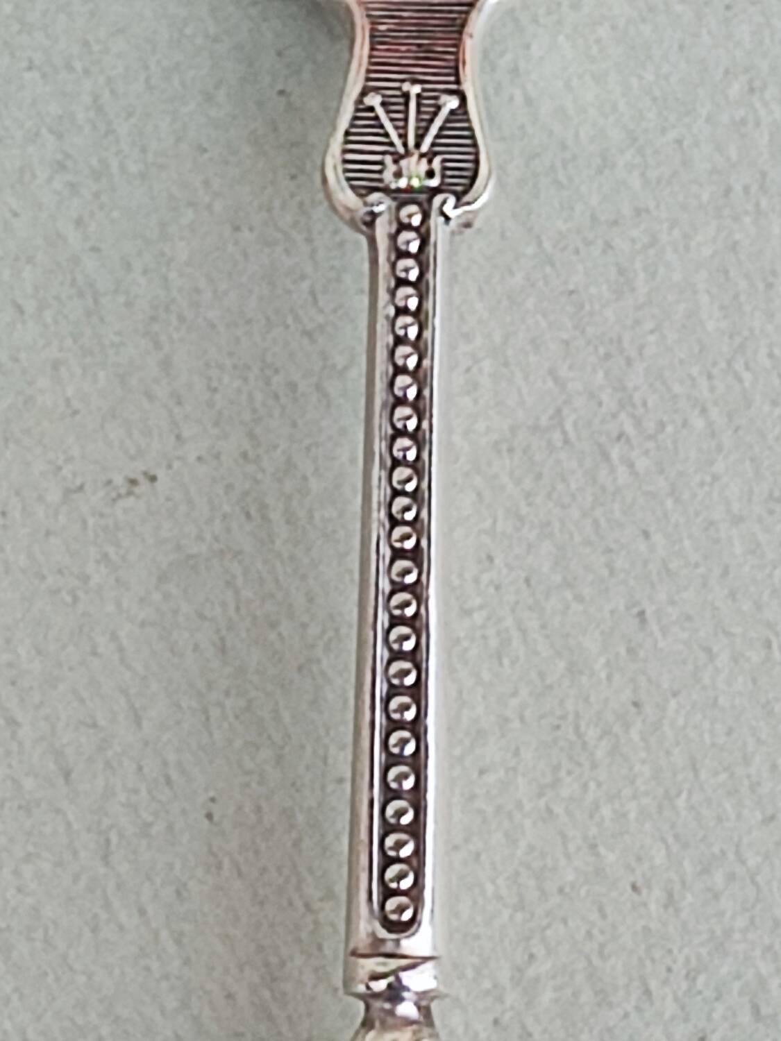 12 cuillères à café en métal argenté