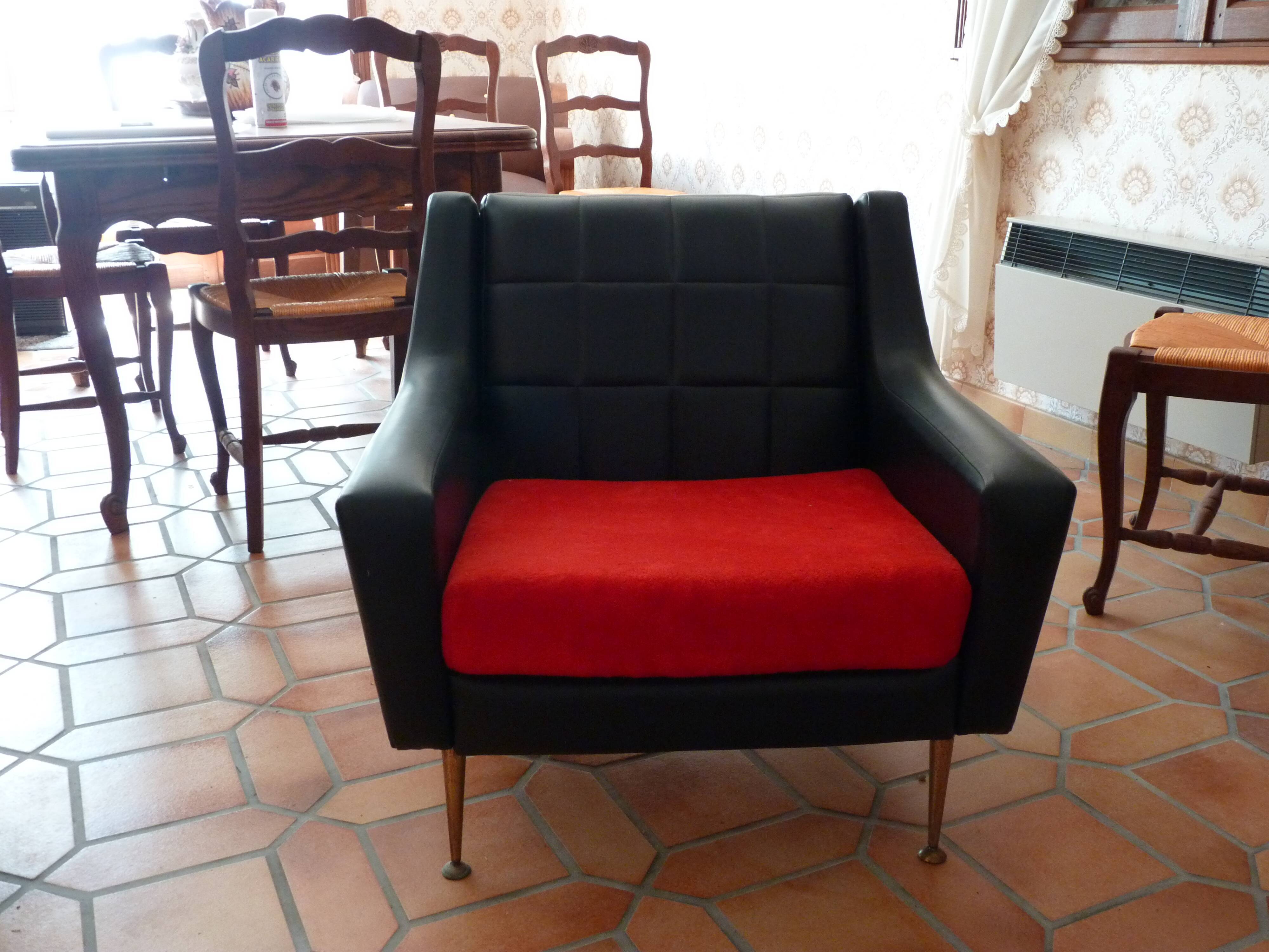 Armchair in skaï and velvet