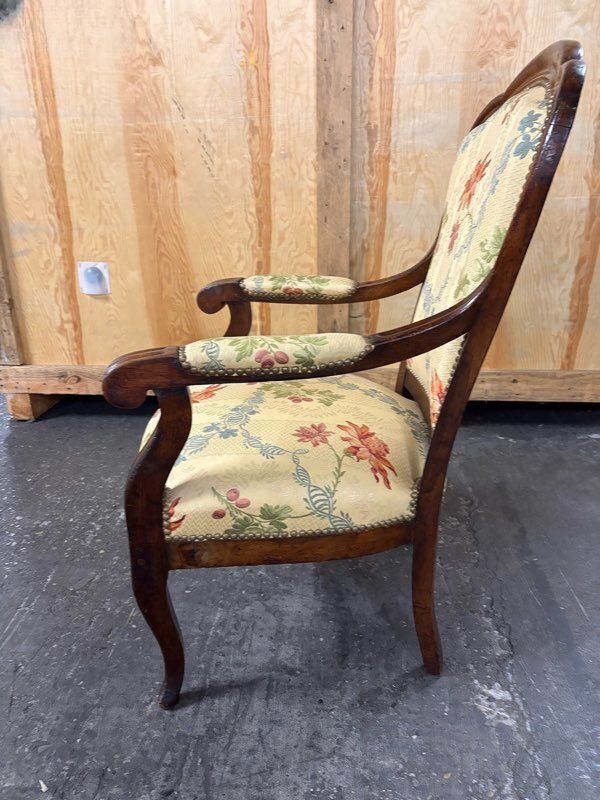 Antique Louis-Philippe style armchair in solid wood