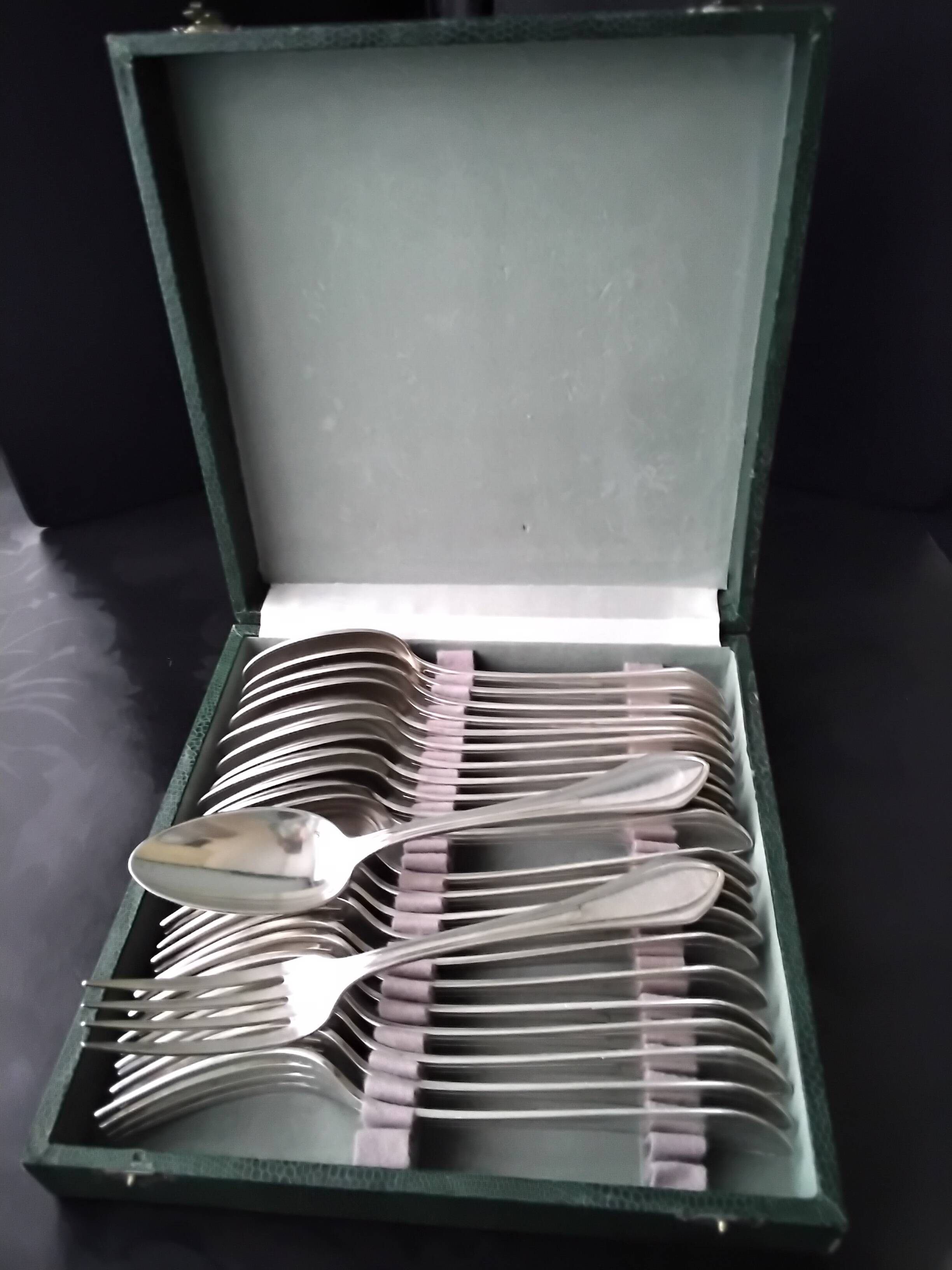 SFAM 24-Piece Silver-Plated Metal Cutlery Set