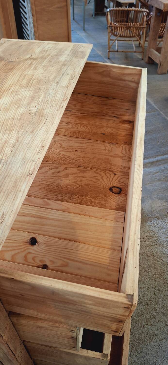 Trade furniture with drawers