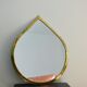 Miroir en laiton doré en forme de goutte - 40x33cm