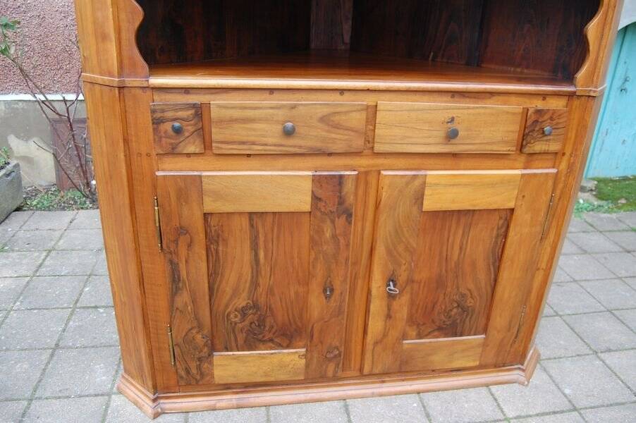 Louis XVI period corner cabinet in walnut from the 18th century