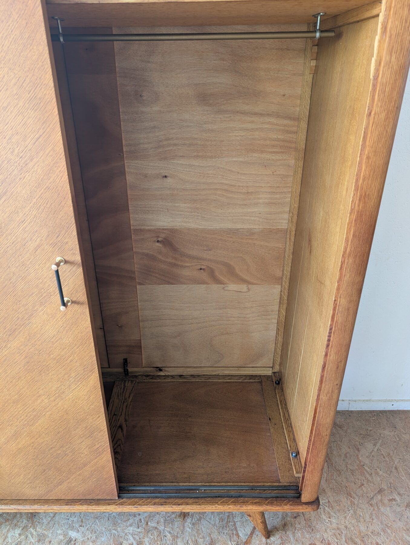 Wardrobe in oak from the 1950s/60s.