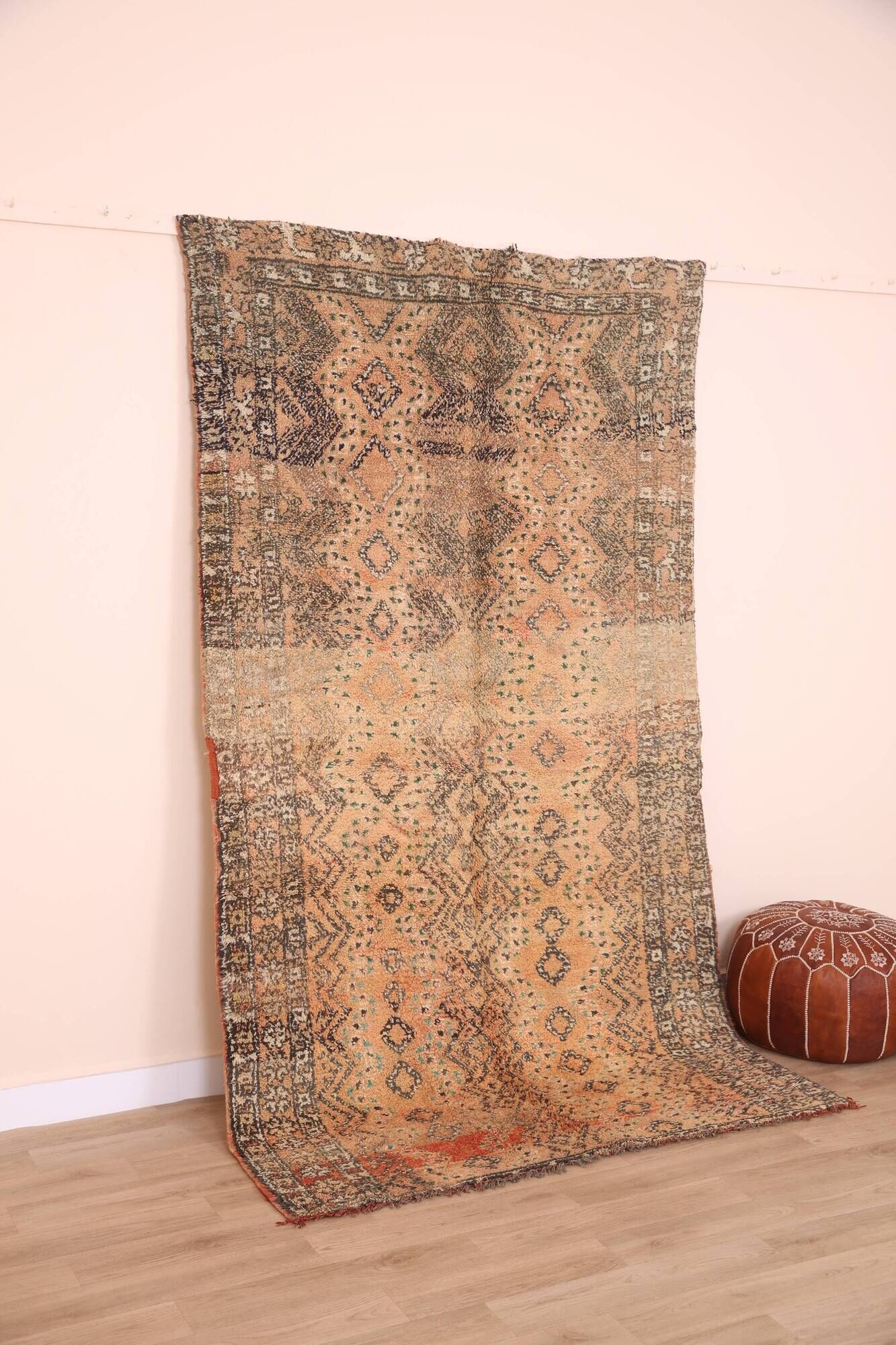 Peach Vintage Moroccan Rug 142 x 248 cm, Berber Wool Rug Handmade, Boho Rug