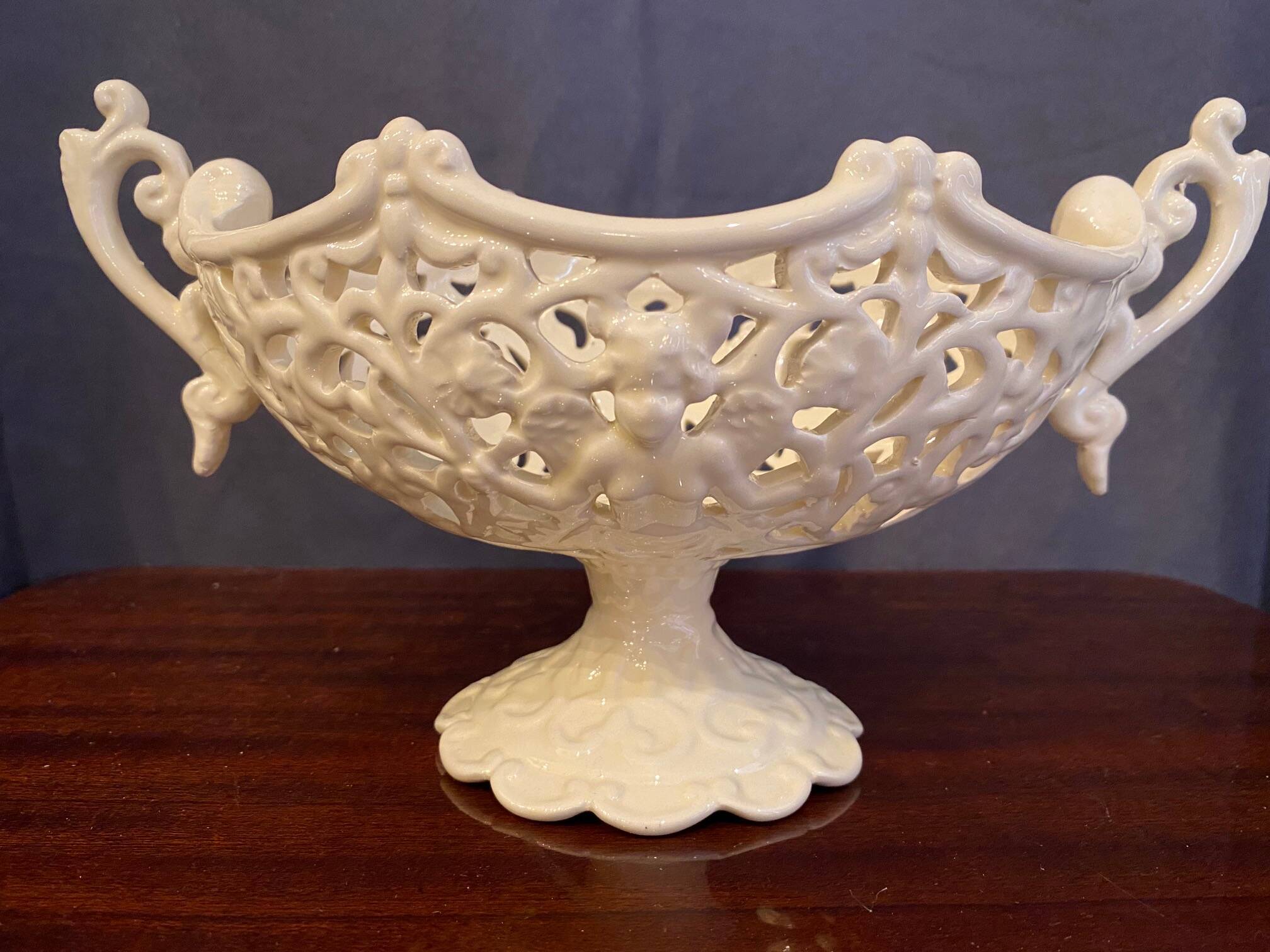 Ear cup in openwood earthenware italian style white lace model