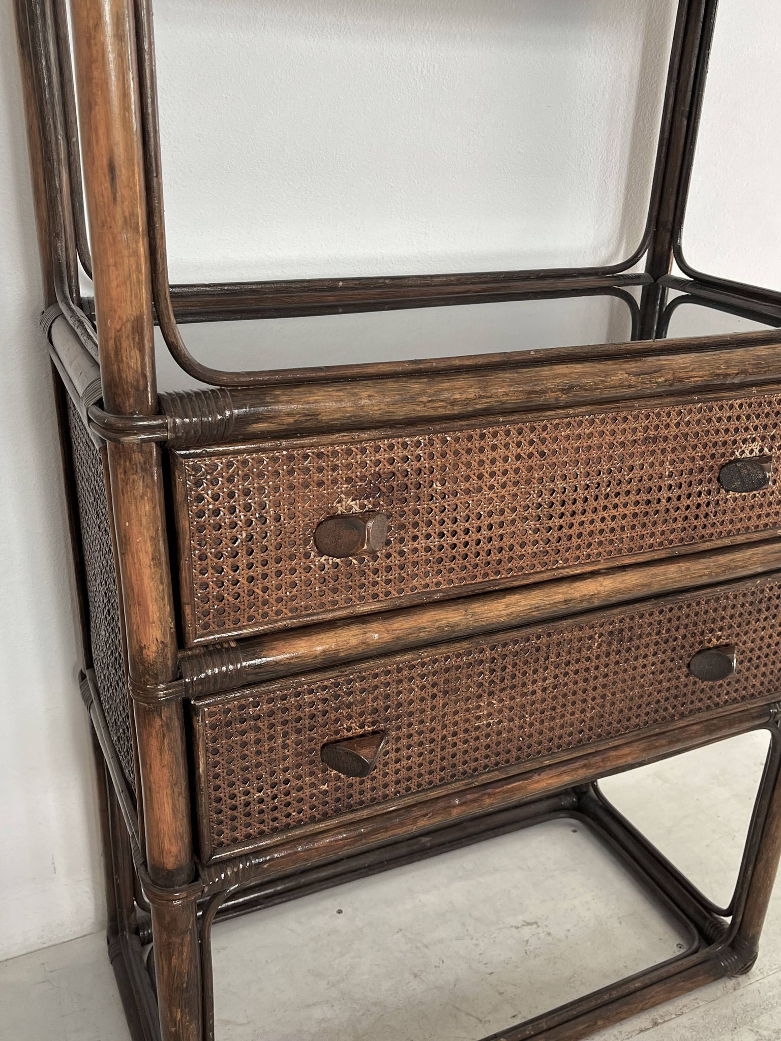 Etagere et commode en rotin