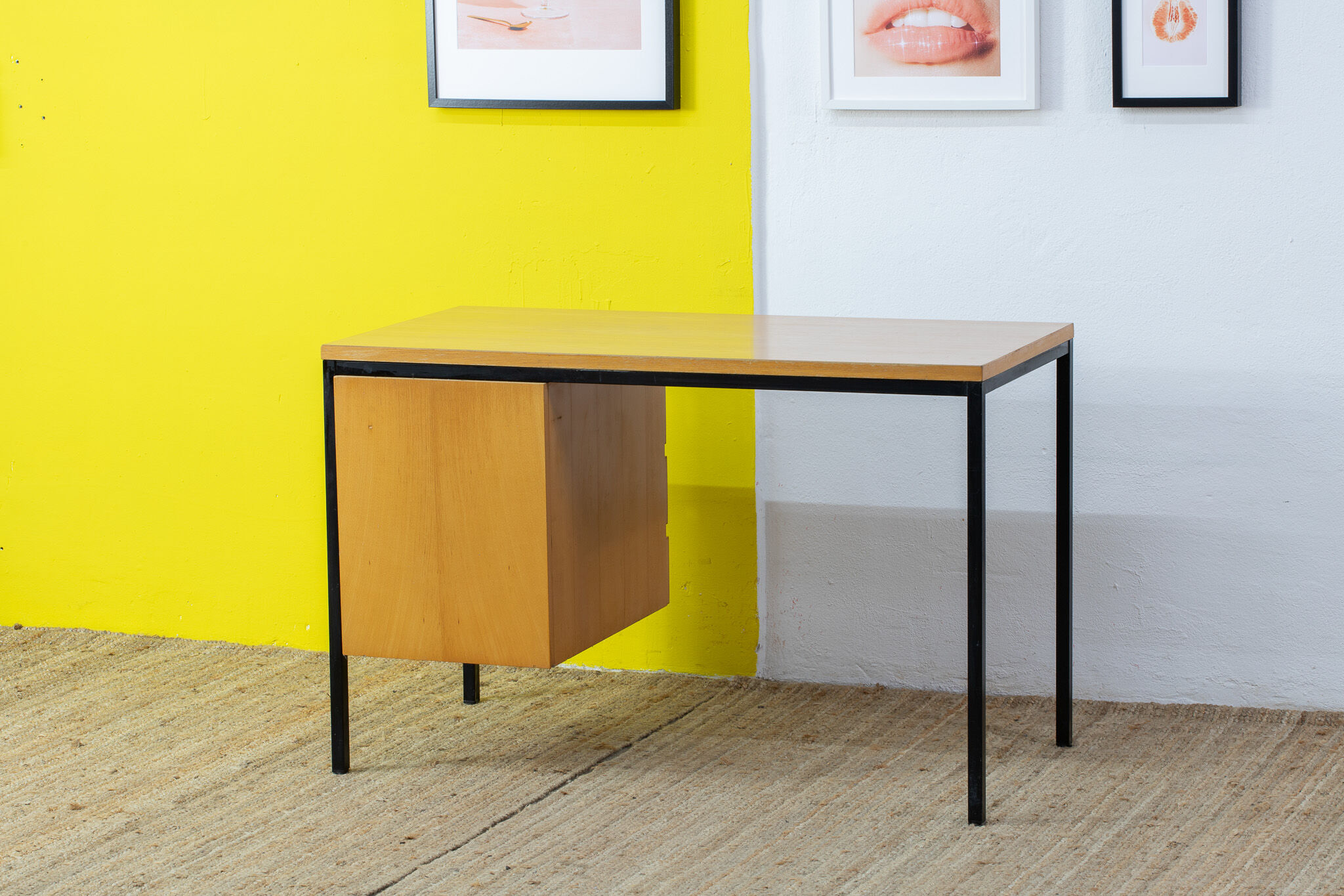 Bureau scandinave vintage – 120.5 cm