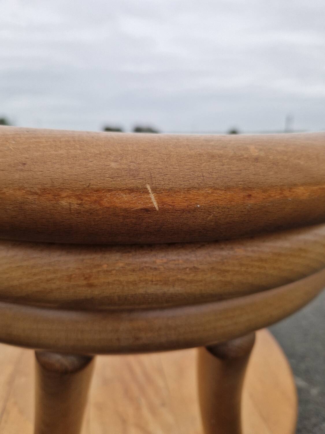 Set of 4 solid organic chairs