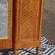 Armoire ancienne style Louis XVI avec bronzes et marqueterie de bois