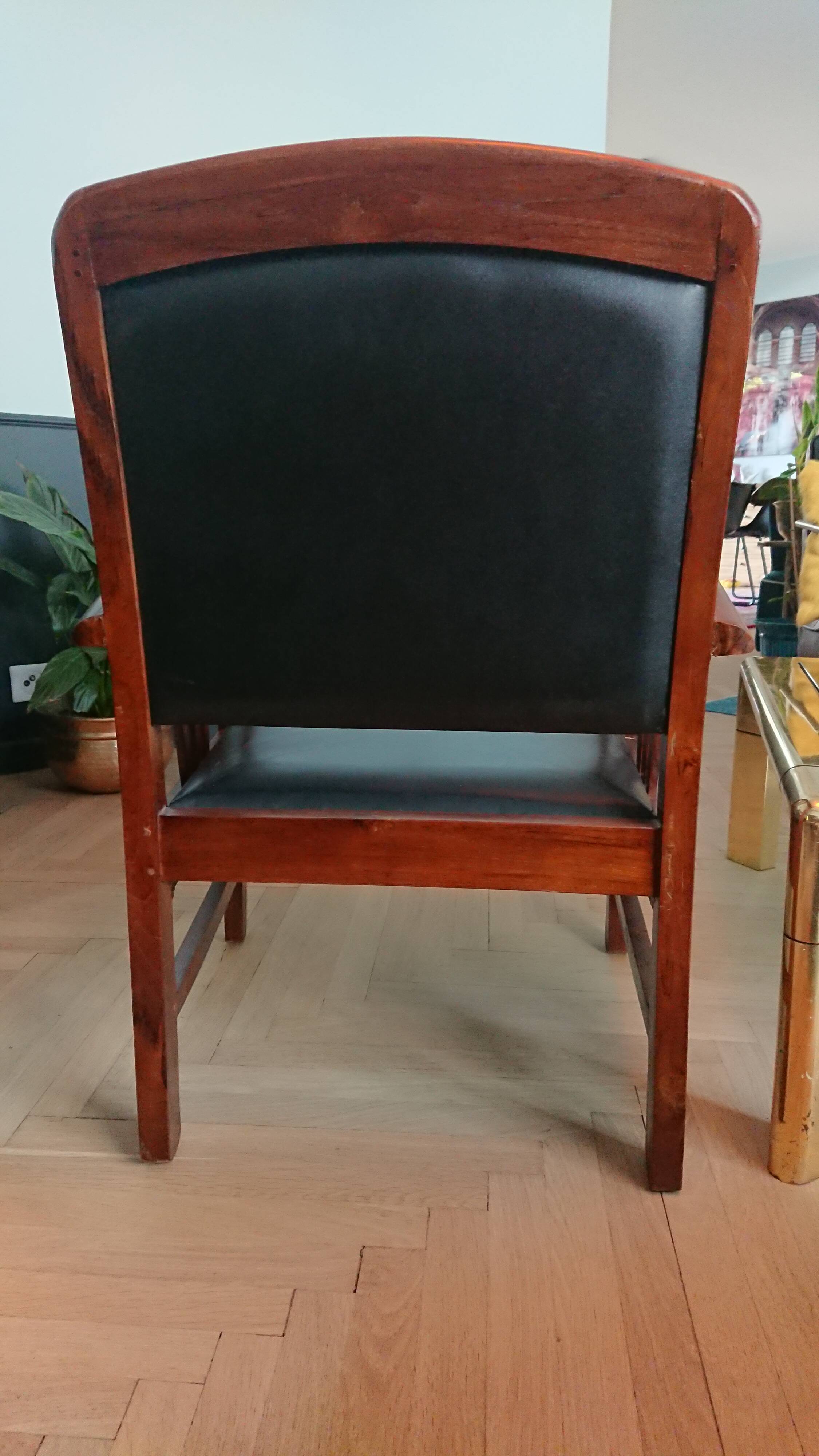 Colonial chair in teak and black leather