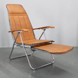 1970s Italian folding lounge chair with leatherette upholstery