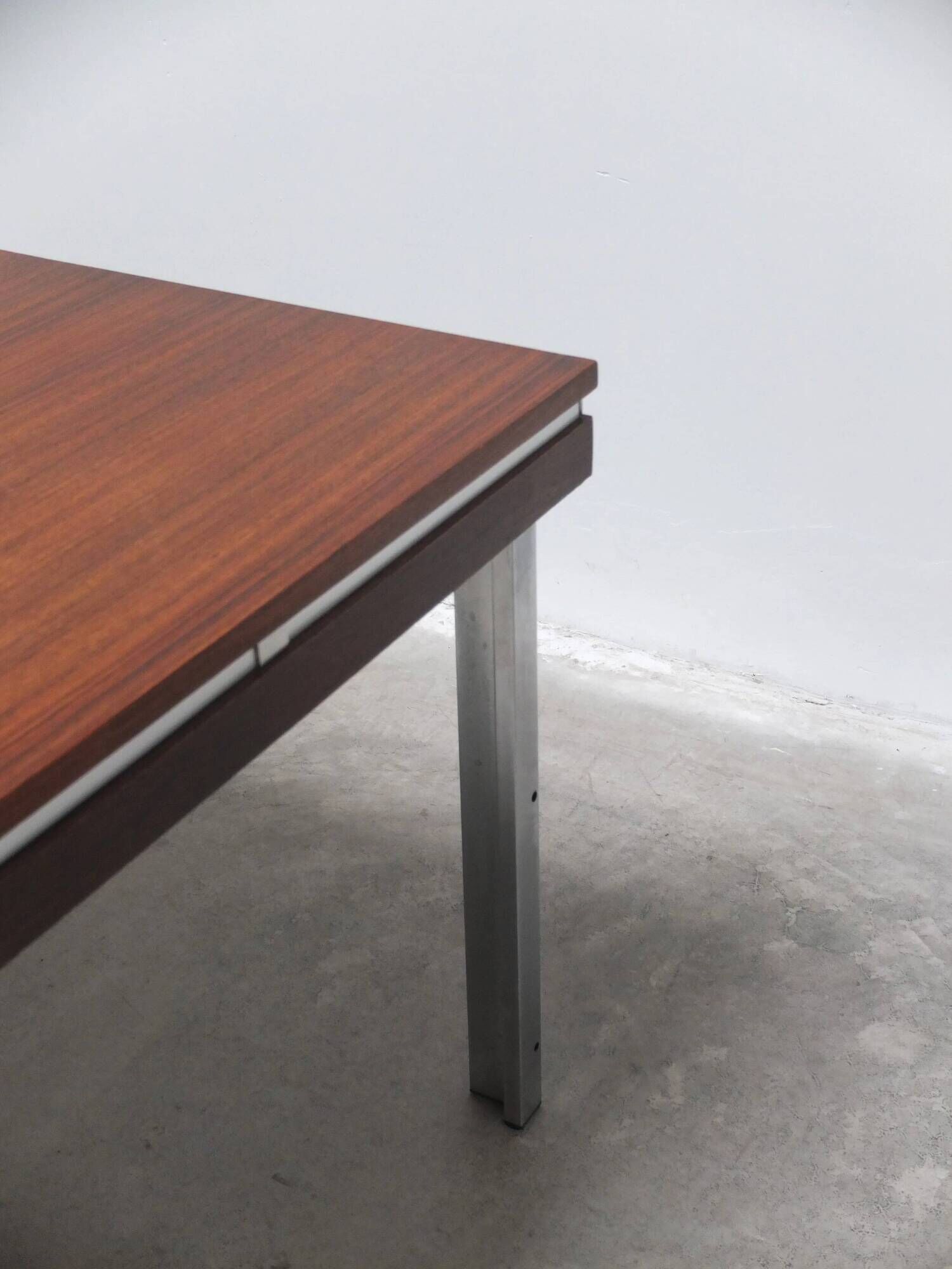 Table à manger extensible par Roger De Winter pour E.M.Y., années 1960.